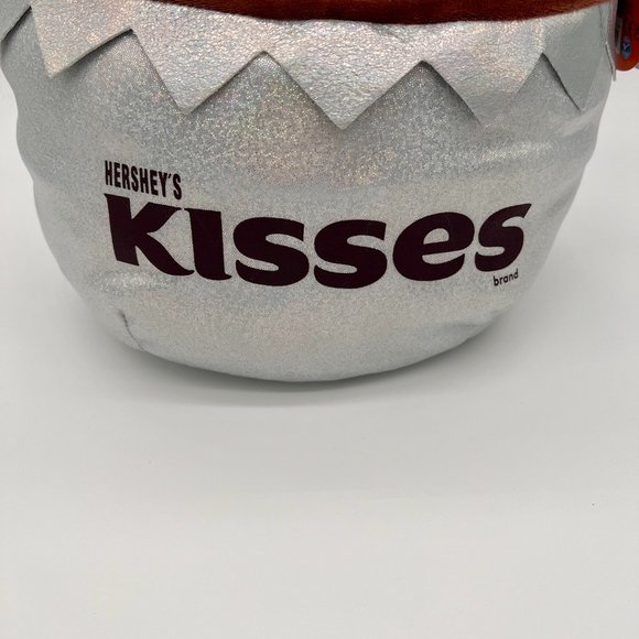 NWT 🥀 12" Wade the Hershey's Kiss Wolf Squishmallow - Picture 10 of 10